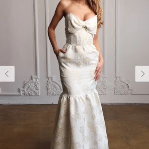 V Chapman The Beth Dress in Baroque Pearl Size 10